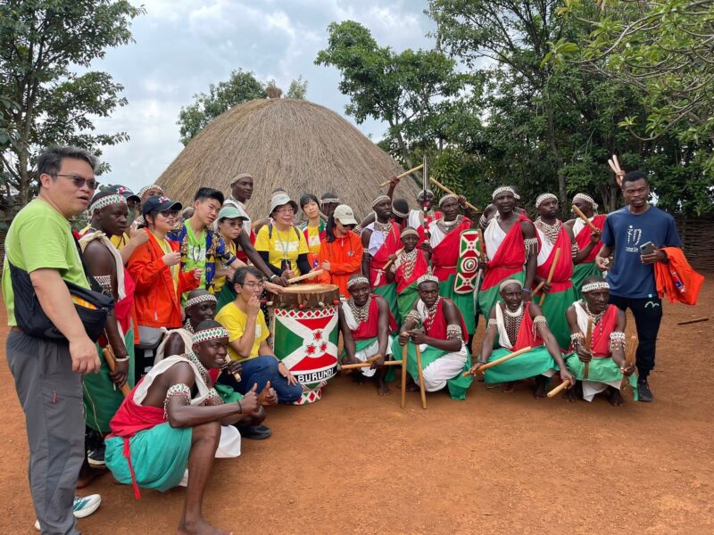 Tipping in Burundi: Guides, Drivers & Restaurants